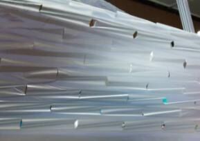 透明なHDPEフィルム コロナ処理 0.007mm*960mm 10kg 両側吹金加工 切断プロセス