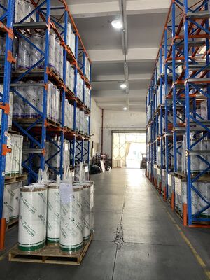 アスファルト防水膜および合成屋根の下敷き用 HDPE クロスラミネート フィルム