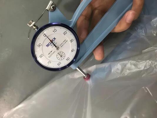 SBS 改質アスファルト防水膜用サーマル 7 ミクロン HDPE 穴あきフィルム|SBS および APP 屋根システム用の超薄型、トーチ可能な HDPE フィルム